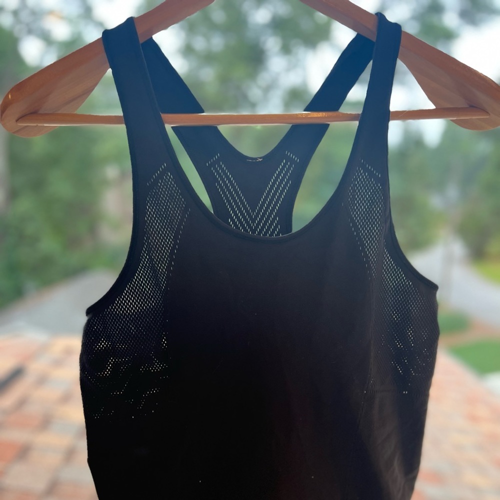 Lululemon Tank - Picture 2 of 3